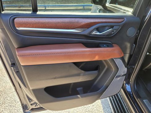Used 2024 GMC Yukon XL Denali Ultimate w/ LPO, Floor Liner Package AWD/4WD image 18