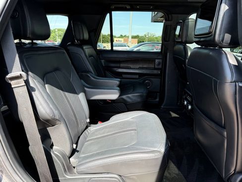 Used 2018 Ford Expedition Limited w/ Equipment Group 301A AWD/4WD image 25