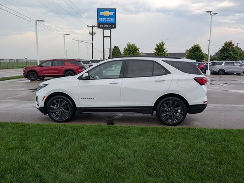 Used 2023 Chevrolet Equinox RS w/ RS Leather Package FWD image 11