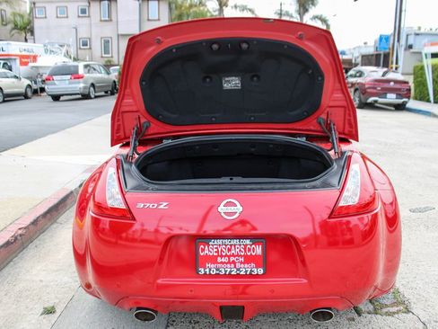 Used 2010 Nissan 370Z Touring w/ Sport Pkg RWD image 29