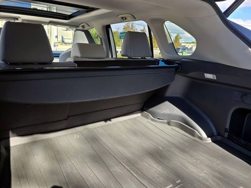 Used 2021 Toyota RAV4 Limited image 30