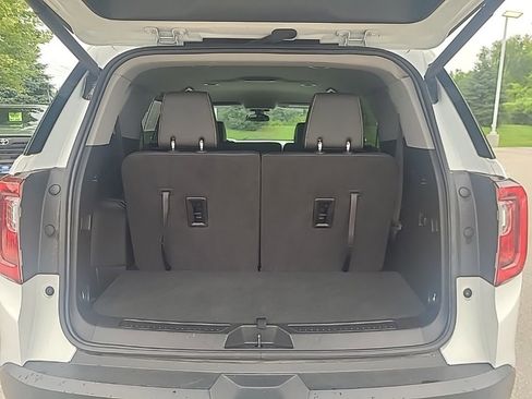 Used 2023 GMC Acadia SLT image 22