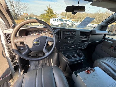 Used 2017 Chevrolet Express 2500 image 11