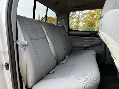 Used 2011 Toyota Tacoma 4x4 Double Cab image 24