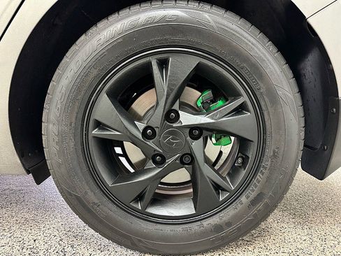 Used 2023 Hyundai Elantra SE image 24