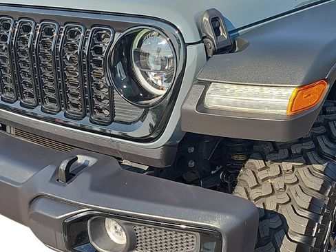 Used 2025 Jeep Wrangler Unlimited Sport AWD/4WD image 30