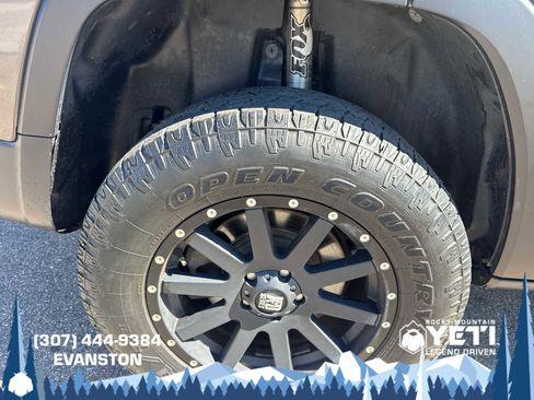 Used 2015 Jeep Cherokee Latitude AWD/4WD image 10