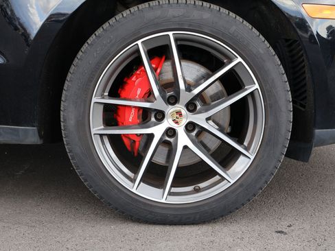 Certified 2023 Porsche Macan S image 30