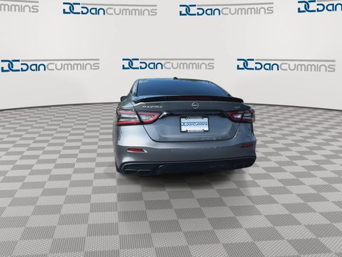 Used 2023 Nissan Maxima SR w/ Sport Mat Group FWD image 7