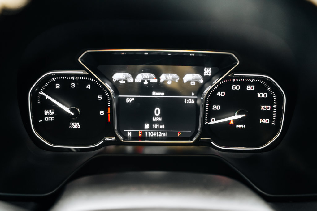 Used 2021 GMC Yukon AT4 w/ Technology Package AWD/4WD image 16