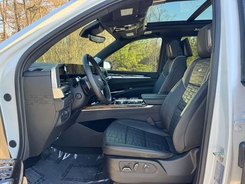 Certified 2025 Cadillac Escalade Sport Platinum image 24