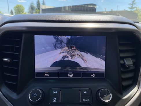 Used 2022 GMC Acadia AT4 w/ Preferred Package AWD/4WD image 25