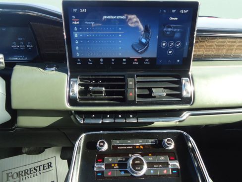Used 2022 Lincoln Navigator L Black Label image 15