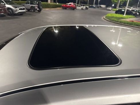 Used 2012 Toyota Camry XLE w/ Leather Pkg image 11