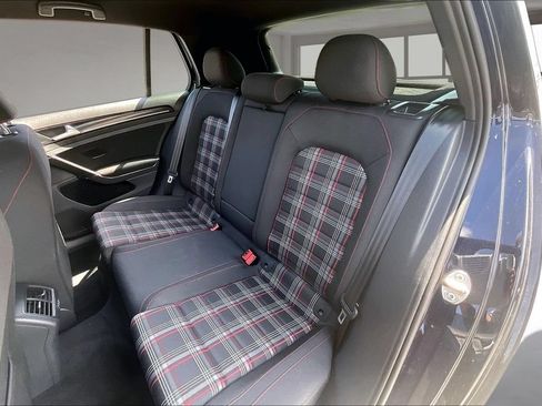 Used 2017 Volkswagen GTI SE FWD image 21
