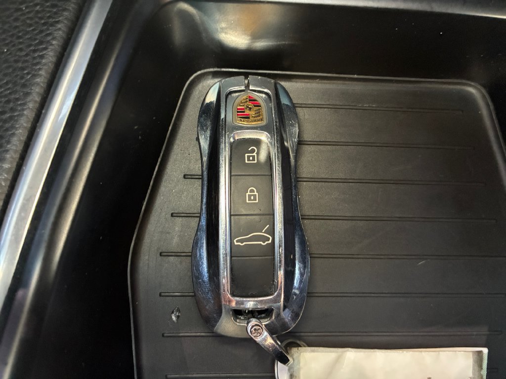 Used 2018 Porsche Panamera 4 AWD/4WD image 29