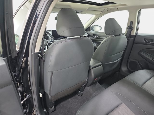 Used 2024 Nissan Altima 2.5 SV w/ SV Premium Package FWD image 12