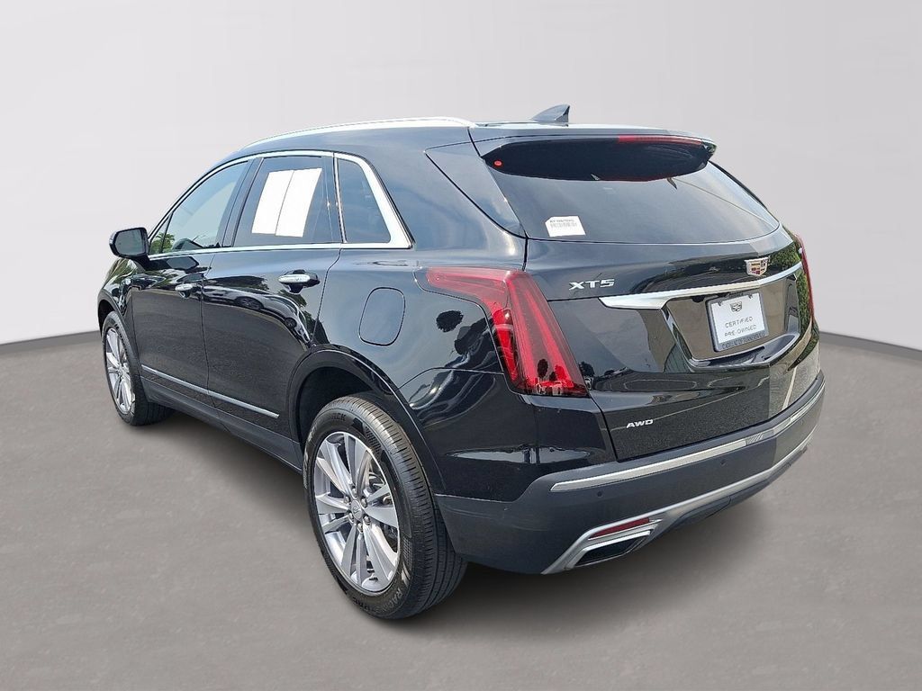 Certified 2024 Cadillac XT5 Premium Luxury w/ LPO, Floor Liner Package AWD/4WD image 4