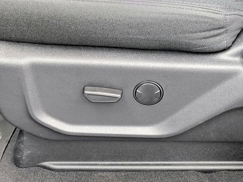 Used 2024 Ford Expedition Max XLT image 28