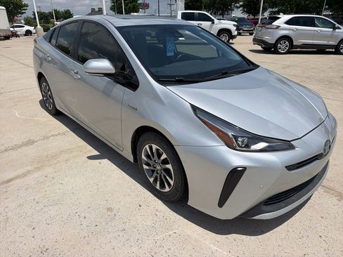 Used 2019 Toyota Prius XLE w/ Advanced Technology Package FWD image 4