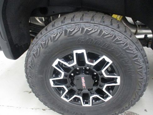 New 2026 GMC Sierra 2500 AT4X AWD/4WD image 9