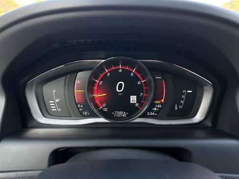 Used 2017 Volvo XC60 T5 Dynamic w/ Preferred Option Package image 3