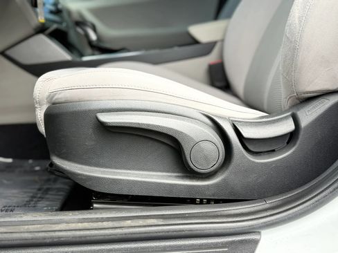 Used 2017 Hyundai Sonata SE FWD image 28