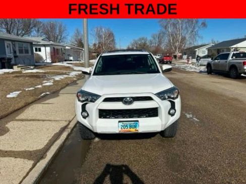 Used 2016 Toyota 4Runner SR5 image 2