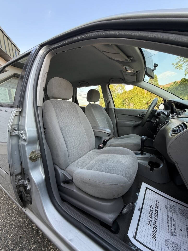 Used 2001 Ford Focus SE FWD image 17