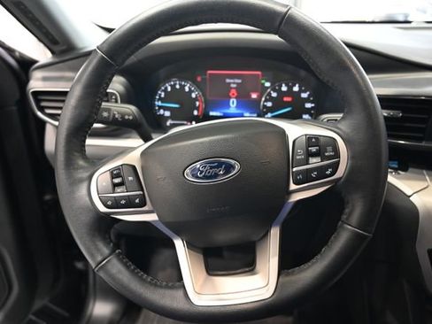 Used 2022 Ford Explorer XLT w/ Equipment Group 202A image 23