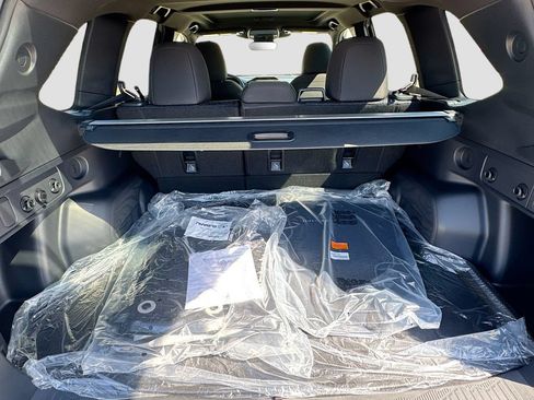 New 2026 Subaru Forester Premium AWD/4WD image 32