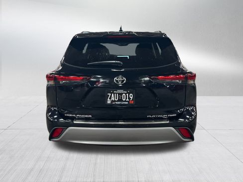 Used 2024 Toyota Highlander Platinum image 5