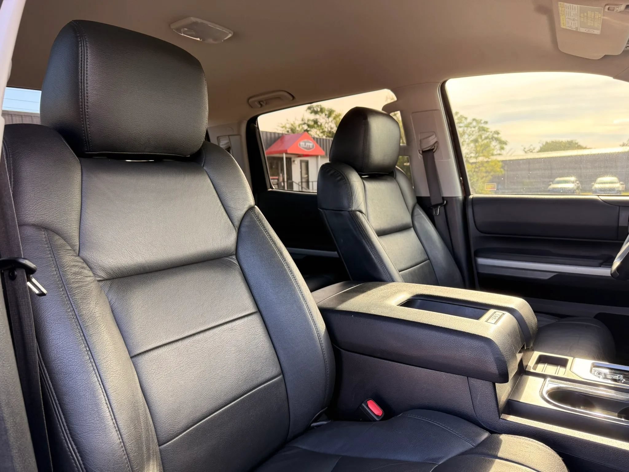 Used 2017 Toyota Tundra SR5 w/ SR5 Upgrade Package RWD image 31