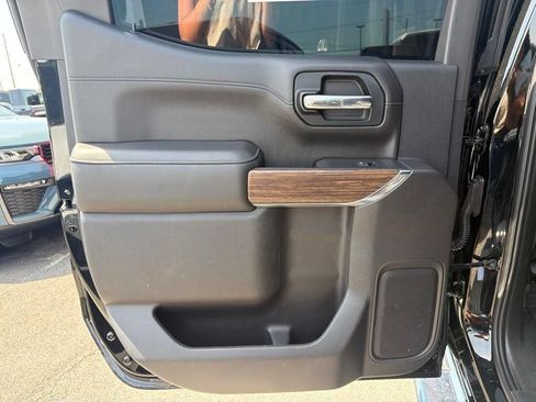 Used 2021 Chevrolet Silverado 1500 High Country w/ Technology Package AWD/4WD image 16