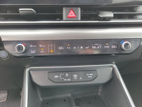 Used 2025 Kia Carnival SX image 14