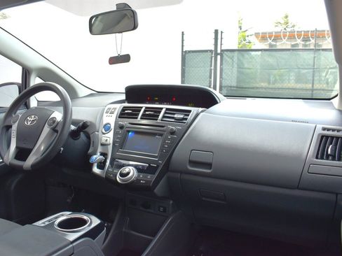Used 2012 Toyota Prius V Two FWD image 11