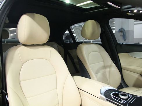 Certified 2019 Mercedes-Benz C 300 4MATIC Sedan image 21