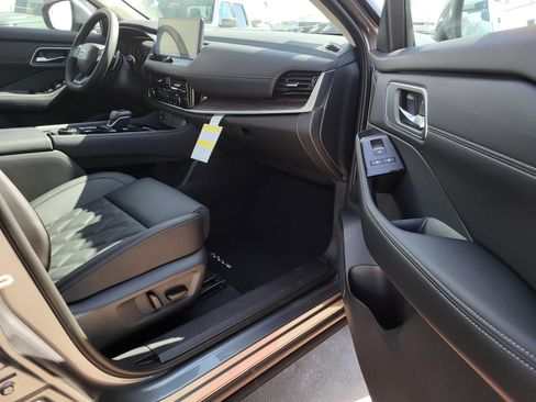 New 2026 Nissan Rogue Platinum w/ Platinum Premium Package AWD/4WD image 13