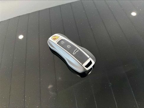 New 2026 Porsche Cayenne image 21