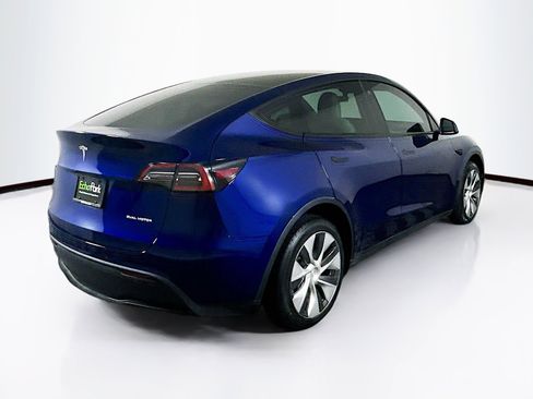 Used 2022 Tesla Model Y Long Range image 9