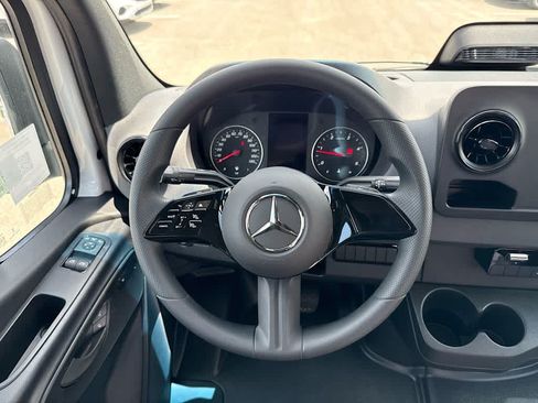 Used 2026 Mercedes-Benz Sprinter 2500 image 24