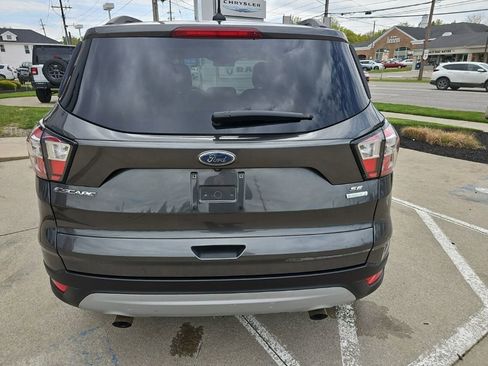 Used 2018 Ford Escape SE w/ SE Sync 3 Package FWD image 11