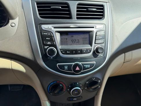 Used 2014 Hyundai Accent GLS FWD image 22
