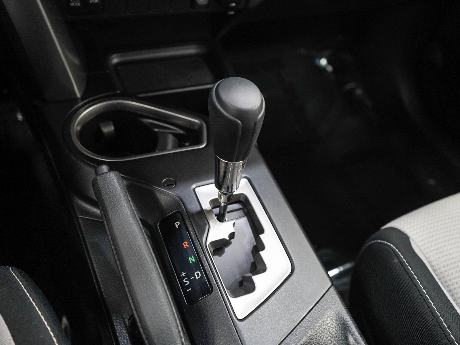 Used 2018 Toyota RAV4 XLE AWD/4WD image 23