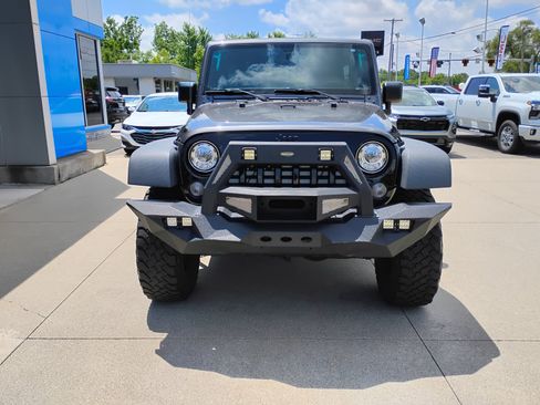 Used 2018 Jeep Wrangler Unlimited Sport AWD/4WD image 14