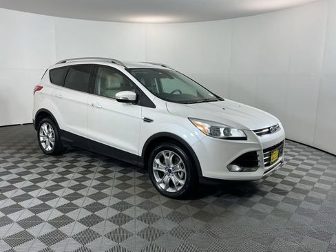 Used 2016 Ford Escape Titanium AWD/4WD image 3