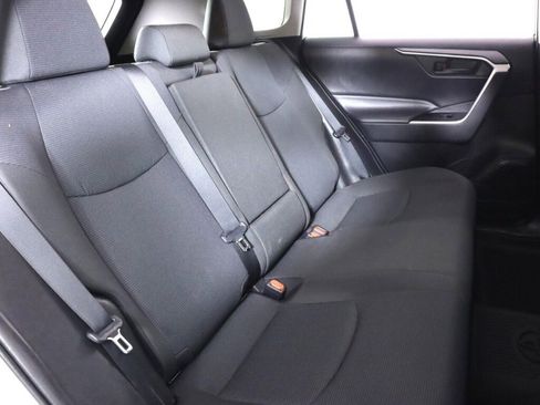 Used 2021 Toyota RAV4 LE image 31