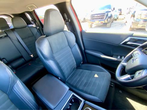 Used 2024 Mitsubishi Outlander SE image 23