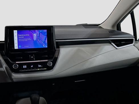 Used 2025 Toyota Corolla LE image 19