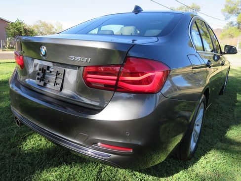 Used 2017 BMW 330i xDrive Sedan AWD/4WD image 8